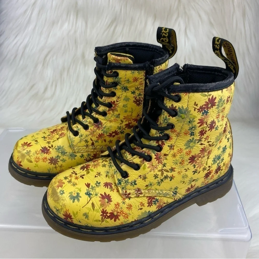 DR.MARTENS LACE UP BOOTS FLOWERS PRINT YELLOW COLOR size 10 kids